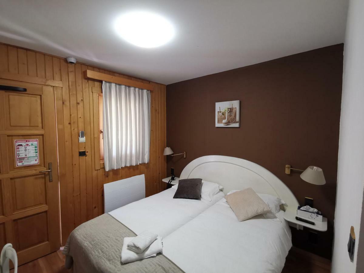 Auberge Saint-Jean Villequier-Aumont Luaran gambar